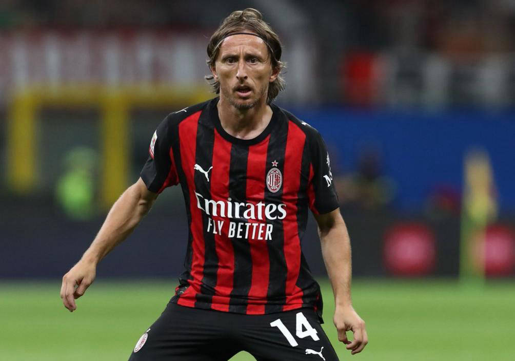 字母在70年代砍250分？迈克-詹姆斯：过去可不惯着走步&翻腕&二带